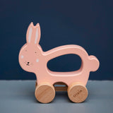 Wooden pull along toy - Mrs. Rabbit - Kollektive - Official distributor